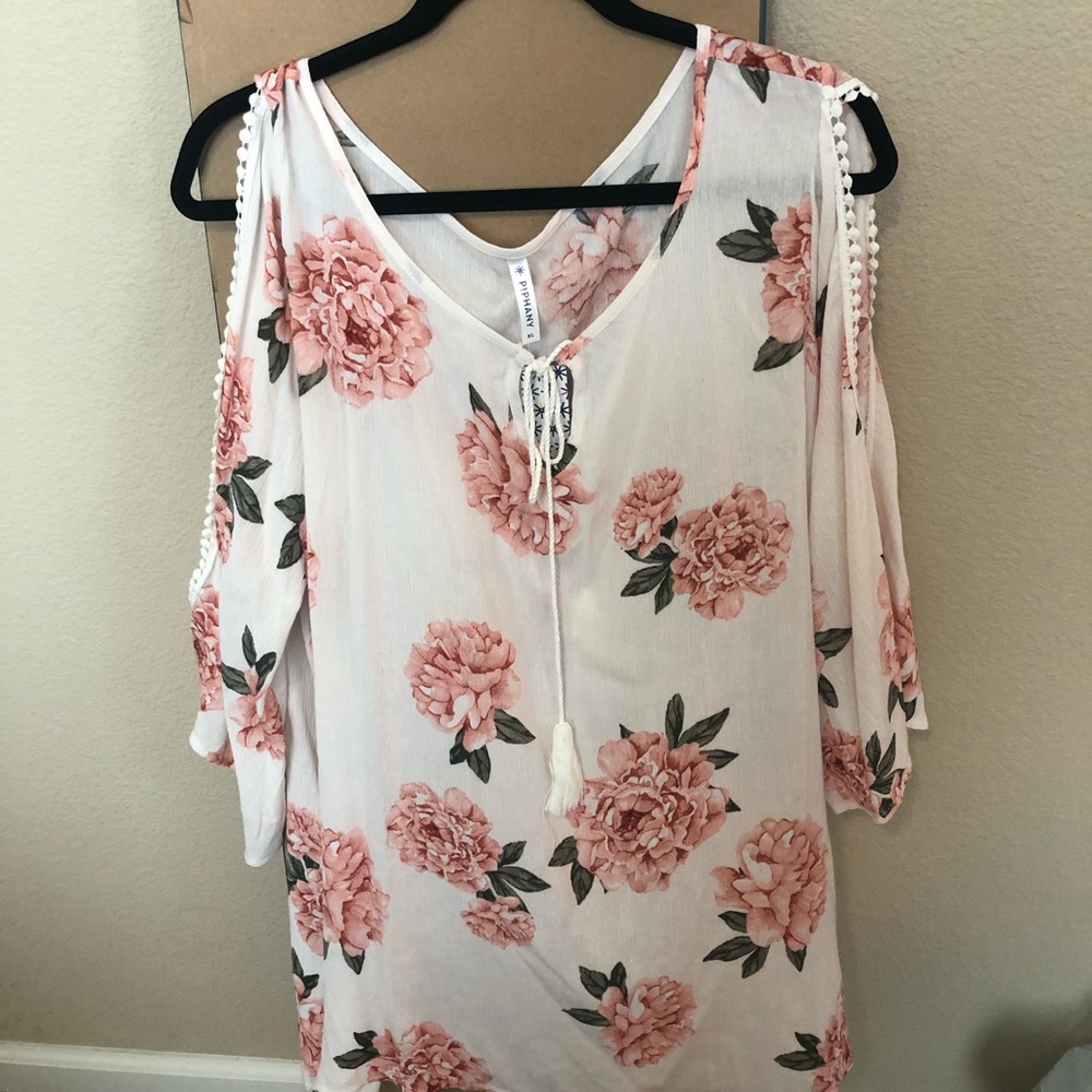 Long sleeve blouse with sleeve detail